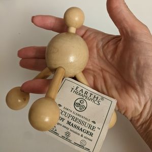Wooden Earth Therapeutics Acupressure Body Massager w Tag